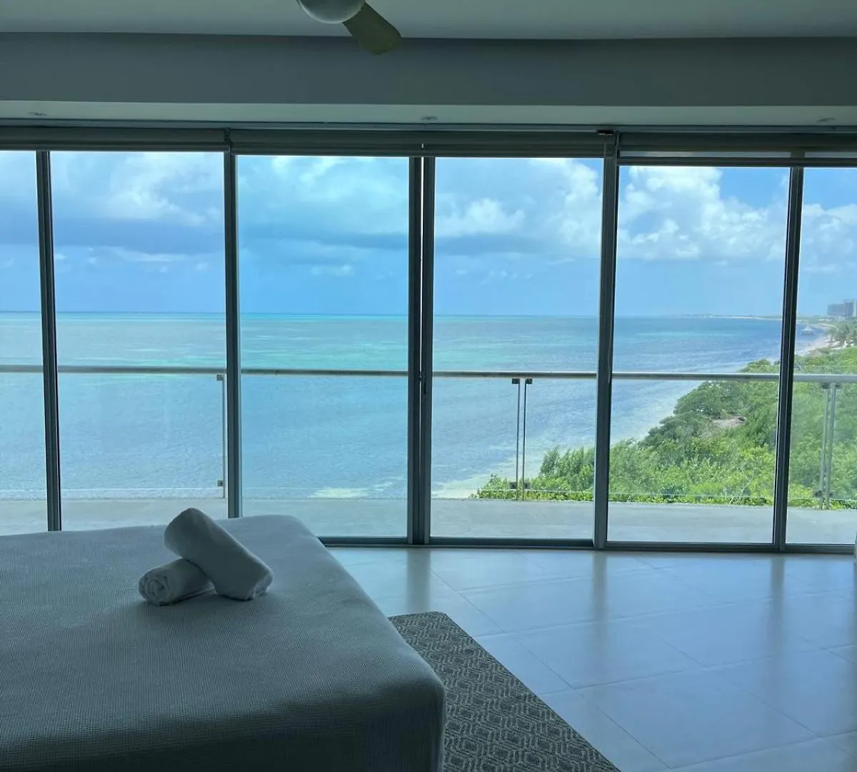 Beach, Pool 3Br Apartment - 8 Guests Cancún