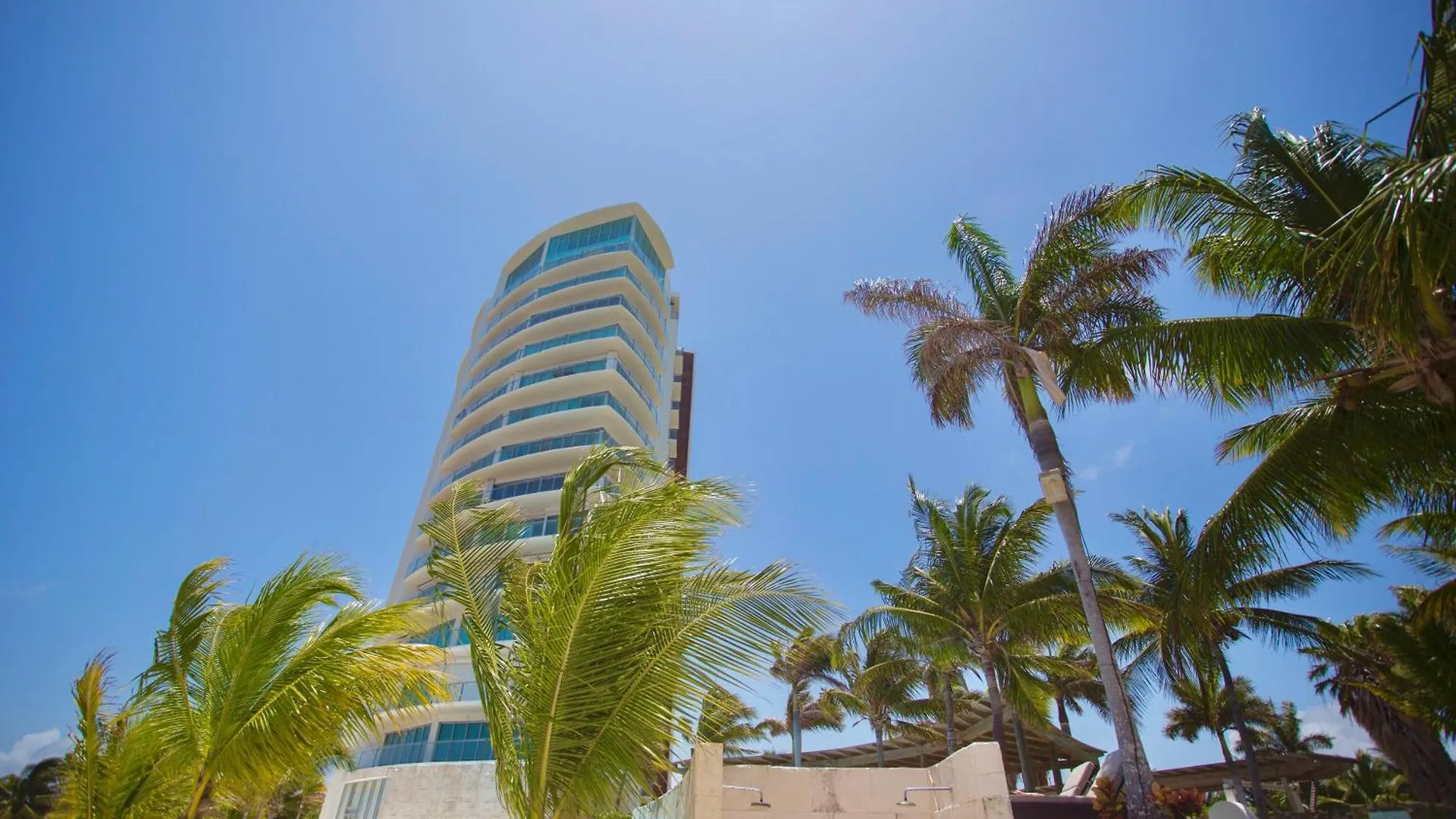 Beach, Pool 3Br Apartment - 8 Guests Cancún